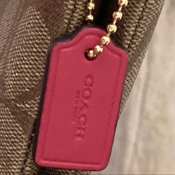 COACH Corner Zip Wristlet in Pink - Picture 9 of 13